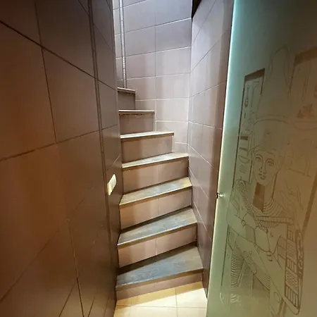 Apartment On Sholom Aleichem та ще варіант поруч *