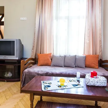 On Sholom Aleichem إلفيف